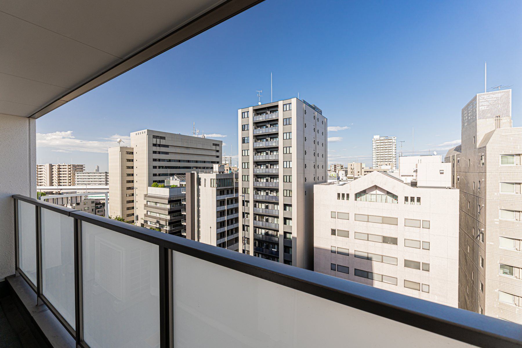 Large suite balcony