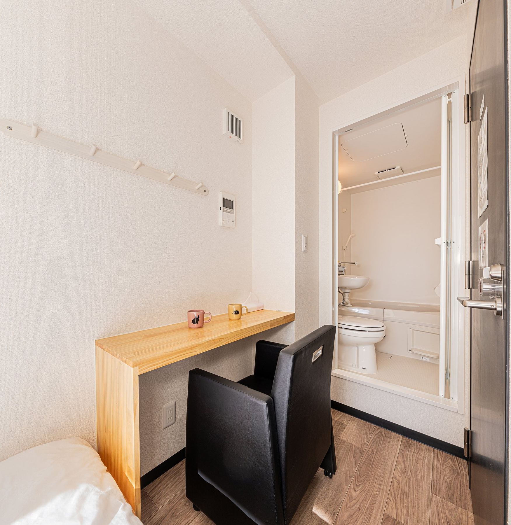 Tatami double room entry